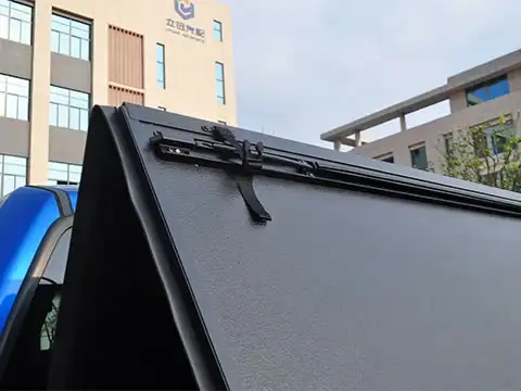 Low Profile Hard Tri-Fold Tonneau Cover for Chevrolet